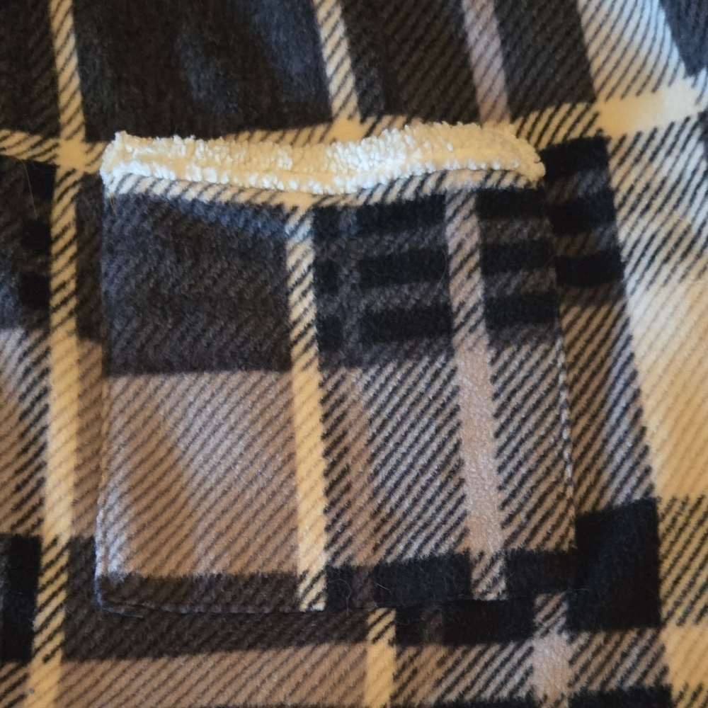 Cuddl Duds Black and White Plaid Blanket Robe - Picture 7 of 8